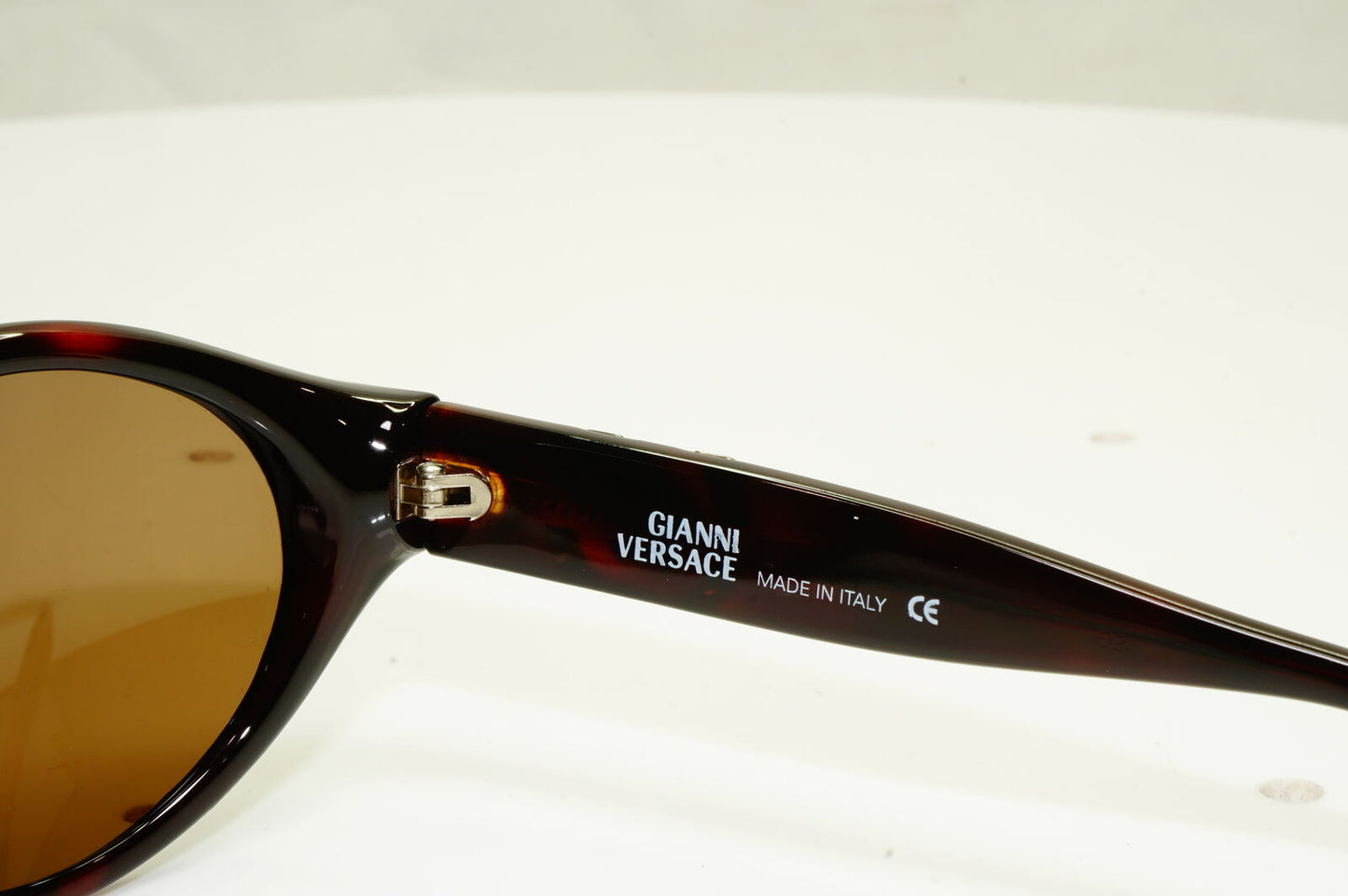 Gianni Versace 1996 Womens Vintage Brown Medusa Sunglasses MOD 250 COL 900