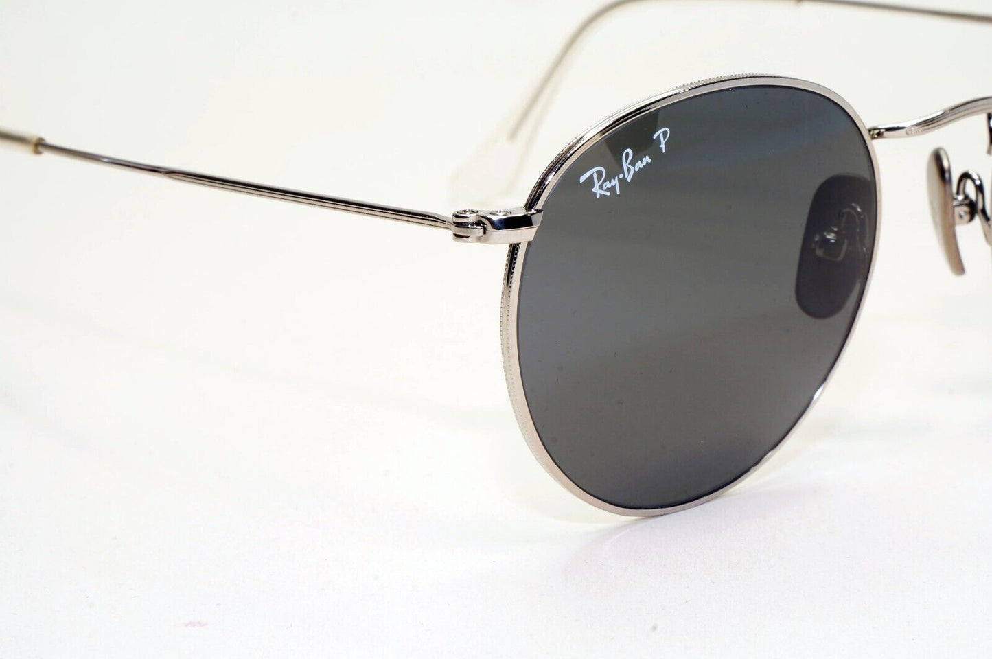 Ray-Ban Sunglasses Round Titanium Polarized Silver Black RB 8247 9209/48 50mm