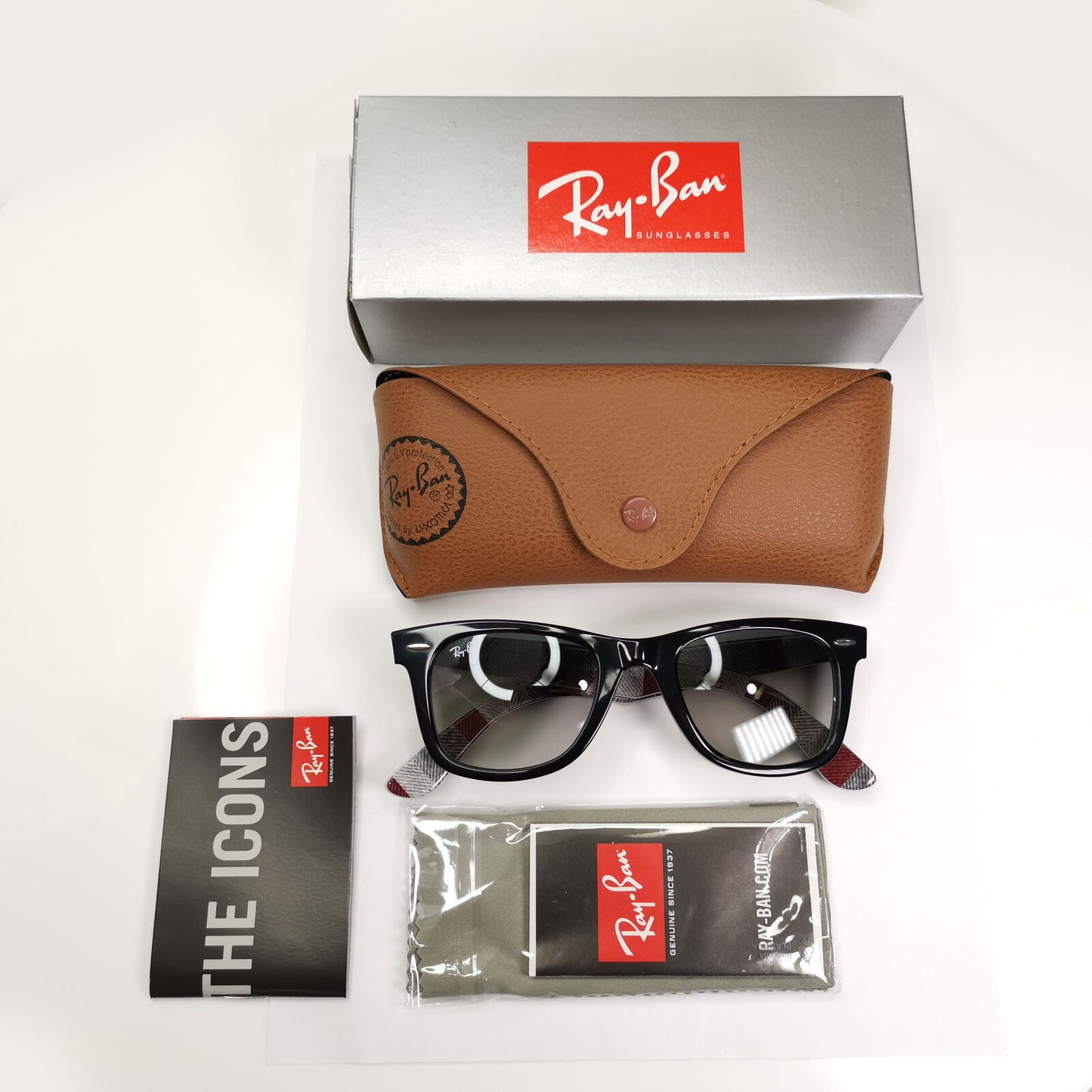 Ray-Ban Wayfarer Sunglasses Prints Chevron Black Grey Gradient RB 2140 1318/3A