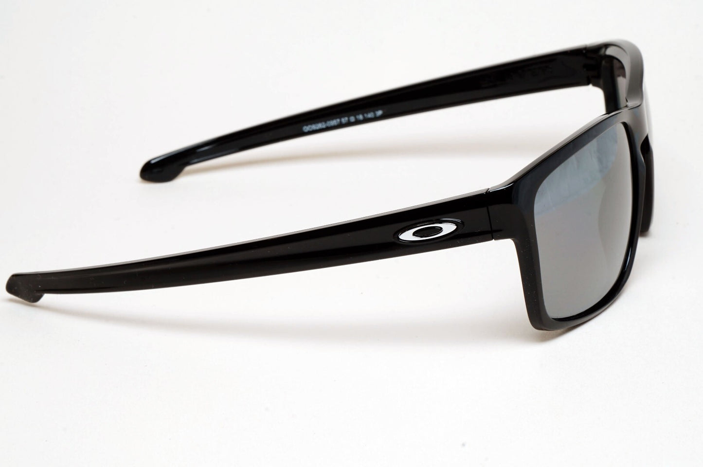 Oakley Sunglasses Polarized Sliver Black Polished Iridium Glossy OO 9262 09