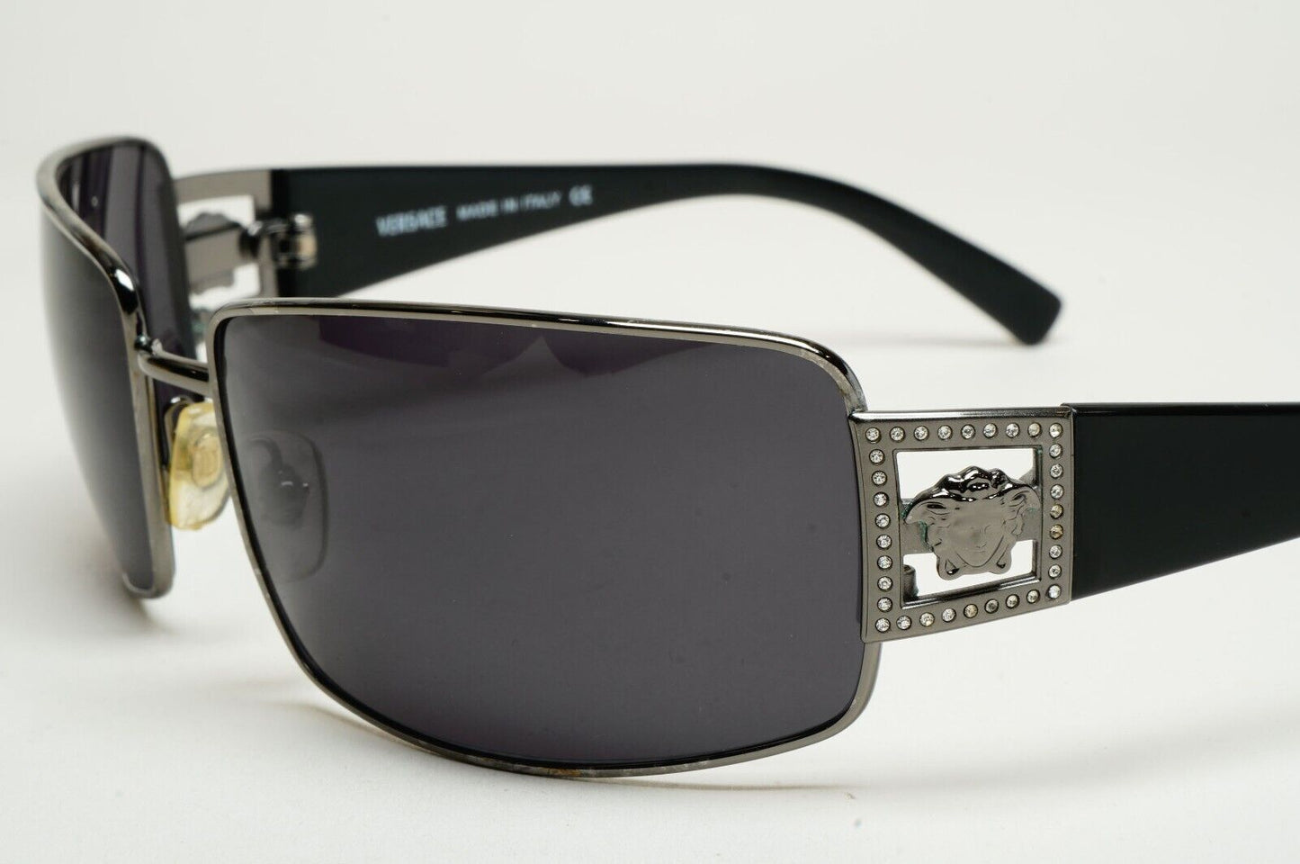 Versace Sunglasses 2004 Vintage Black Gunmetal Wrap MOD 2032-B 1001/11 180125
