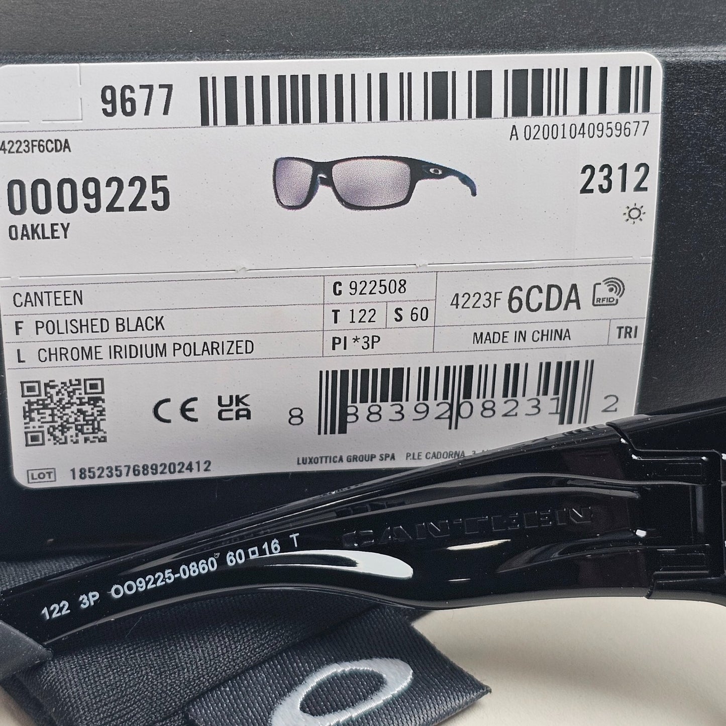 Oakley Sunglasses Polarized Canteen Black Silver Chrome Iridium OO 9225 08