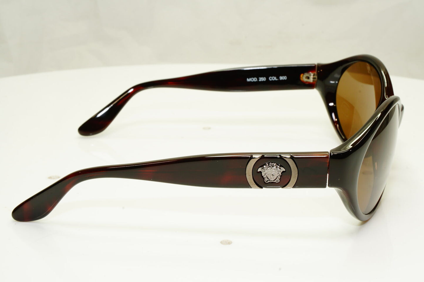 Gianni Versace 1996 Womens Vintage Brown Medusa Sunglasses MOD 250 COL 900