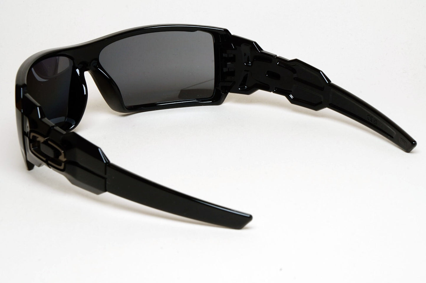 Oakley Sunglasses Polarized Oil Rig Black Polished Iridium Glossy OO 9081 26-203