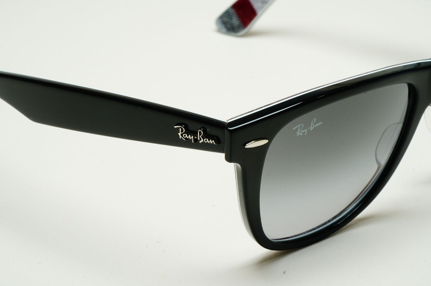 Ray-Ban Sunglasses Wayfarer RB 2140 Black Grey Gradient 1318/3A 54mm Large