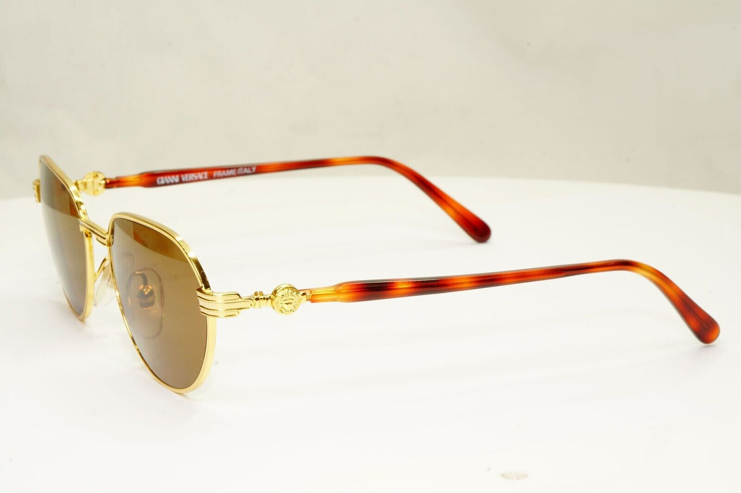 Gianni Versace 1995 Vintage Gold Medusa Unisex Brown Sunglasses MOD G52 COL 17L