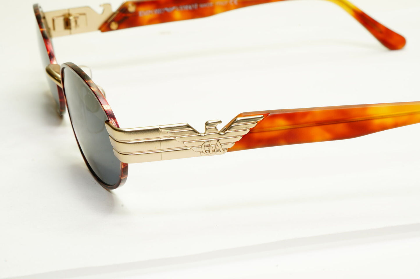 Emporio Armani 1997 Vintage Sunglasses Mens Womens Womens Gold Eagle 054 832