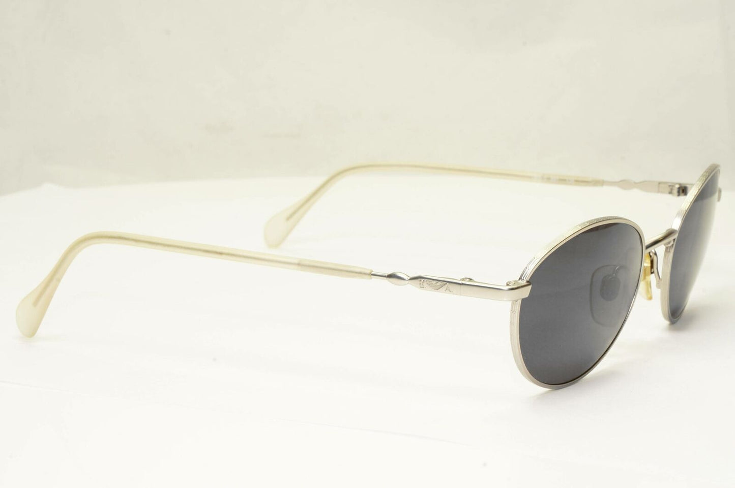 Emporio Armani 1997 Vintage Sunglasses Mens Womens Oval Silver Metal 069-S 881
