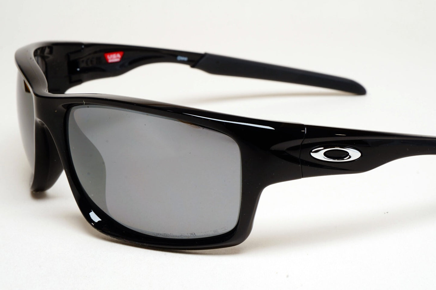 Oakley Sunglasses Polarized Canteen Black Polished Iridium Glossy OO 9225 01