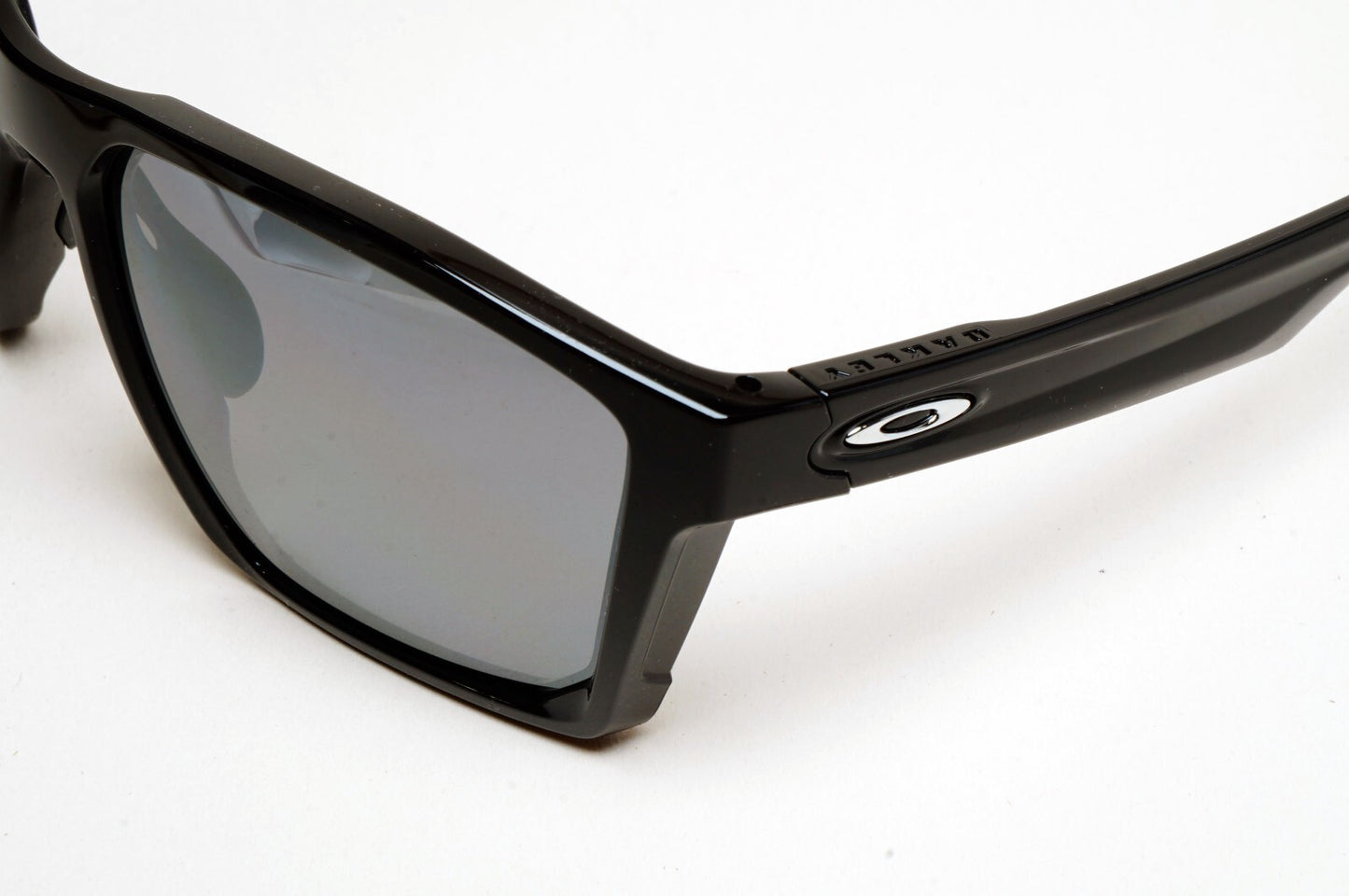Oakley Sunglasses Polarized Targetline Black Polished Iridium Glossy OO 9397 08