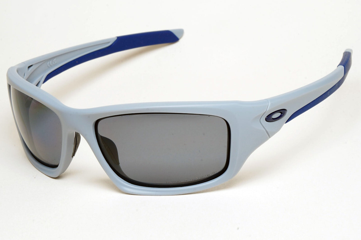 Oakley Sunglasses Polarized Valve Grey Blue Matte Fog Sport Wrap OO 9236 05