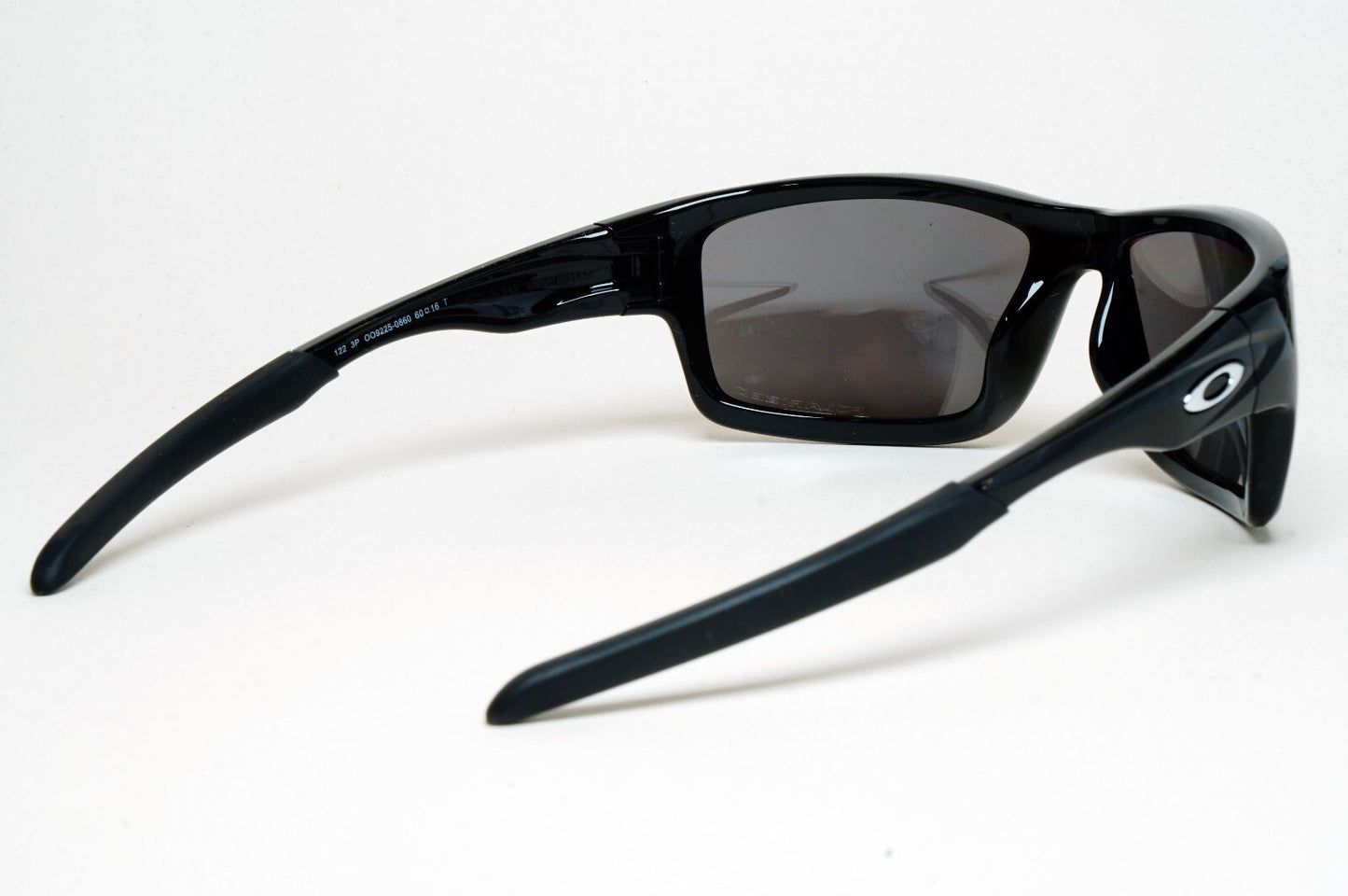 Oakley Sunglasses Polarized Canteen Black Silver Chrome Iridium OO 9225 08
