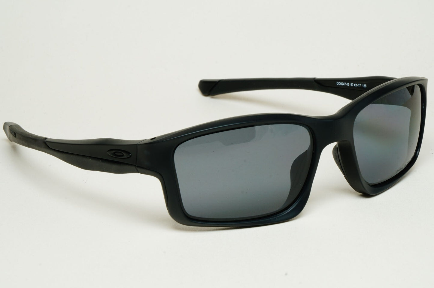 Oakley Sunglasses Polarized Chainlink Black Matte Grey Square OO 9247 15