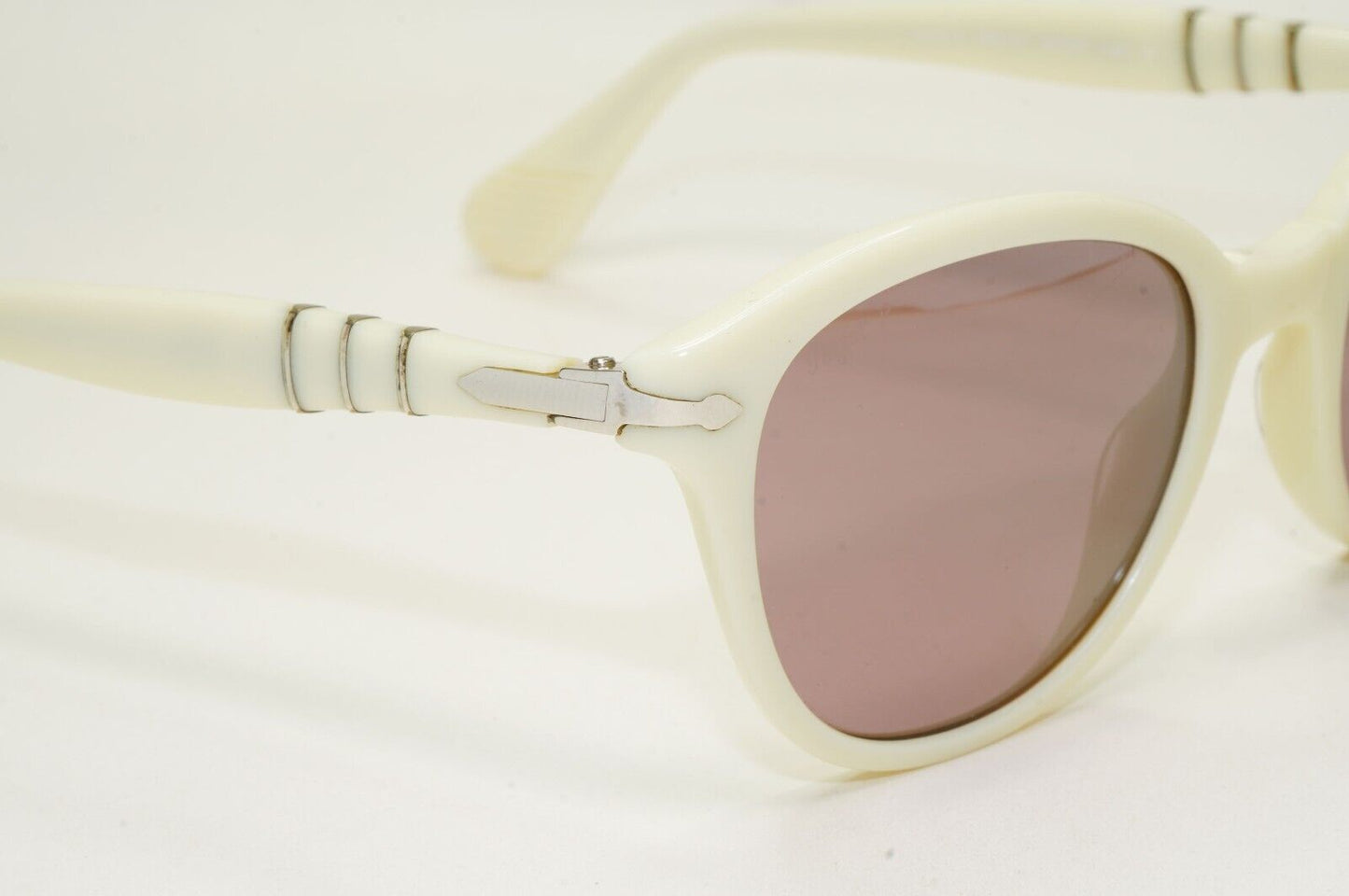 Persol Sunglasses 2012 Capri White Photochromatic Ivory 3025-S 963/4P 50mm