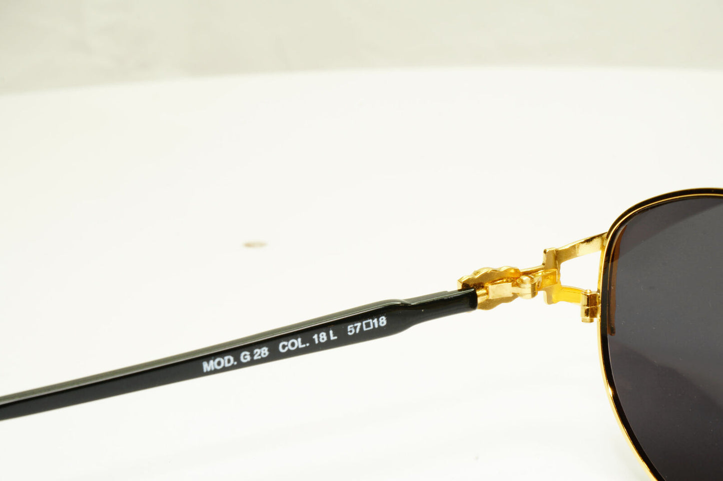 Gianni Versace 1995 Vintage Gold Medusa Black Retro Sunglasses MOD G28 COL 18L