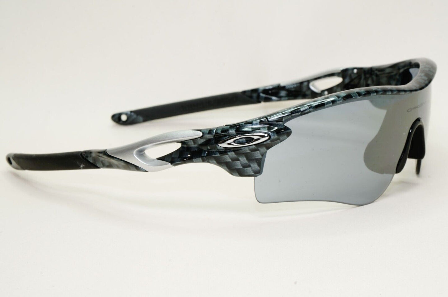 Oakley Sunglasses RadarLock Path A Carbon Fiber Slate Iridium Mirror OO 9206 11