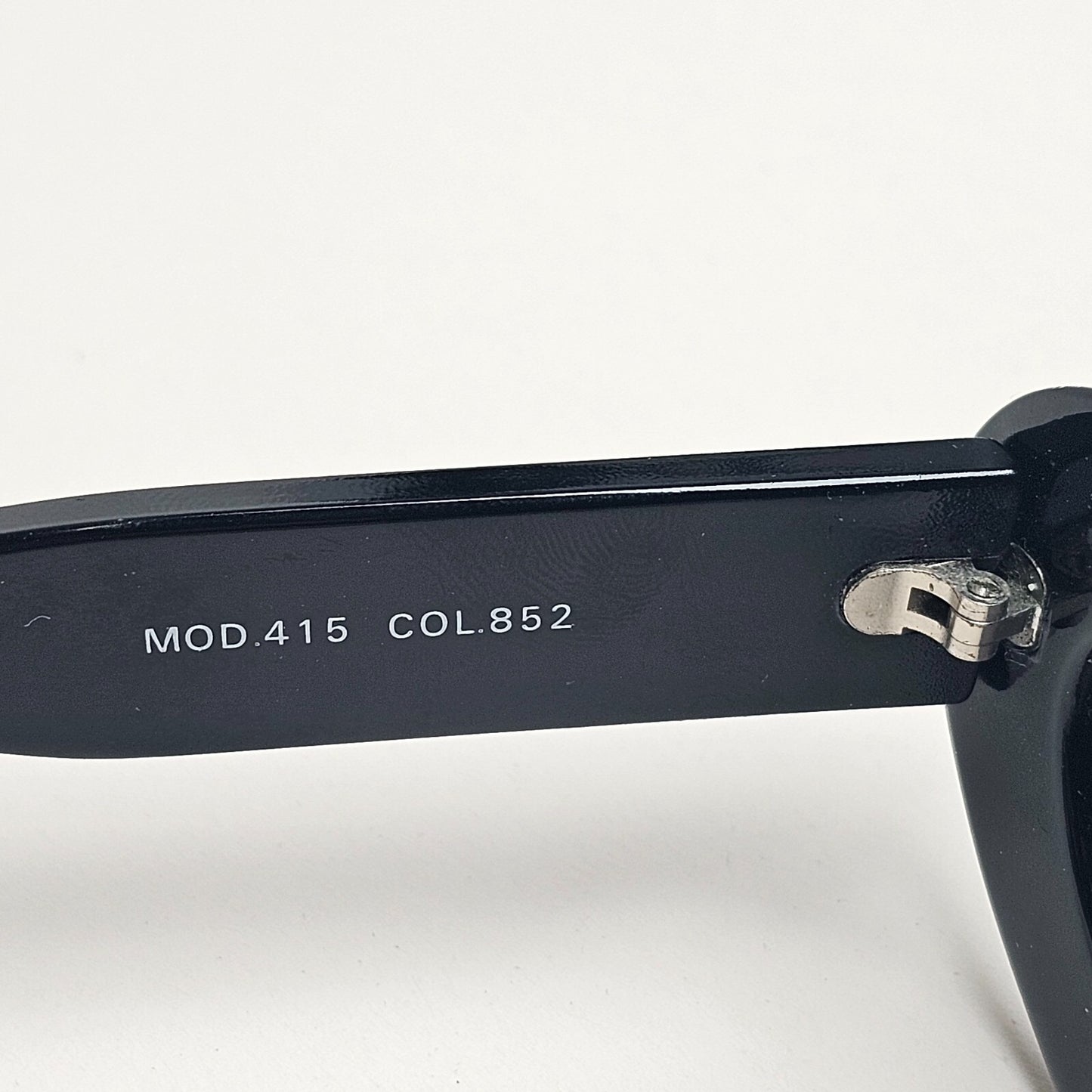 Gianni Versace Sunglasses 1995 Vintage Black Oval Medusa MOD 415 COL 852 140325