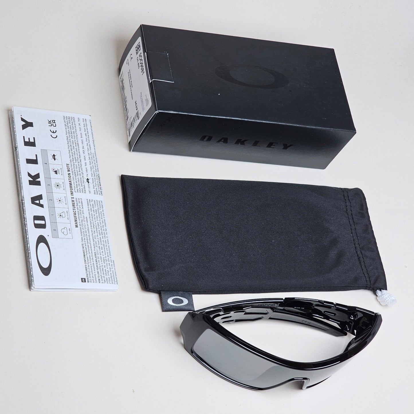 Oakley Sunglasses Polarized Oil Rig Black Polished Iridium Glossy OO 9081 26-203