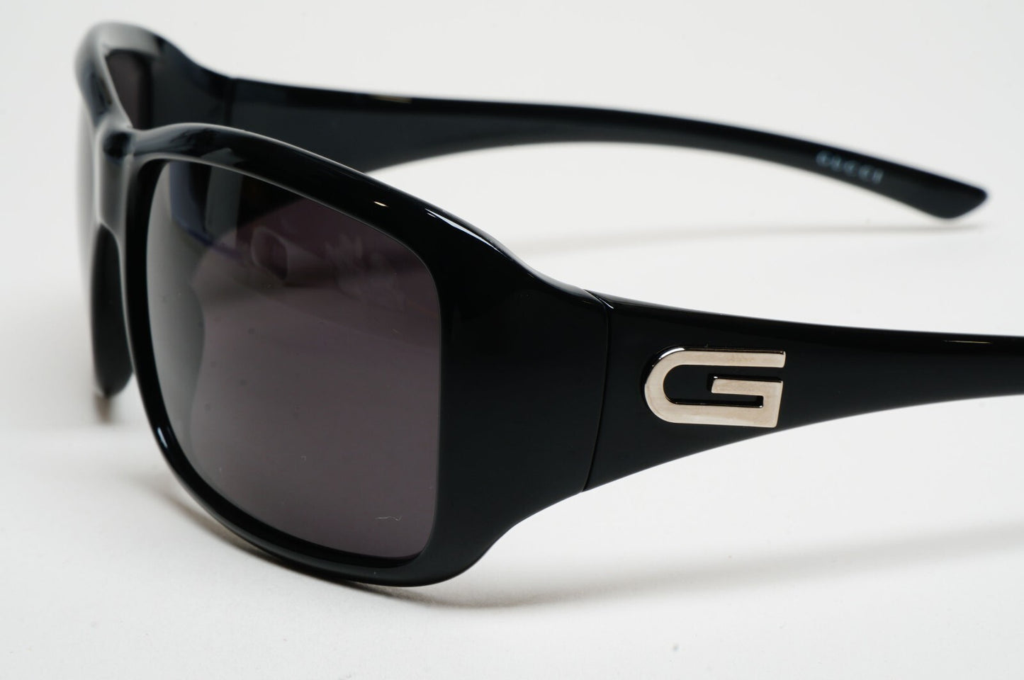 Gucci Sunglasses 2002 Vintage Black Retro Wrap GG 2550/N/S D28 58mm 140325