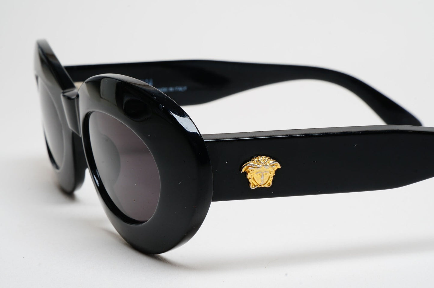 Gianni Versace Sunglasses 1995 Vintage Black Oval Medusa MOD 415 COL 852 140325