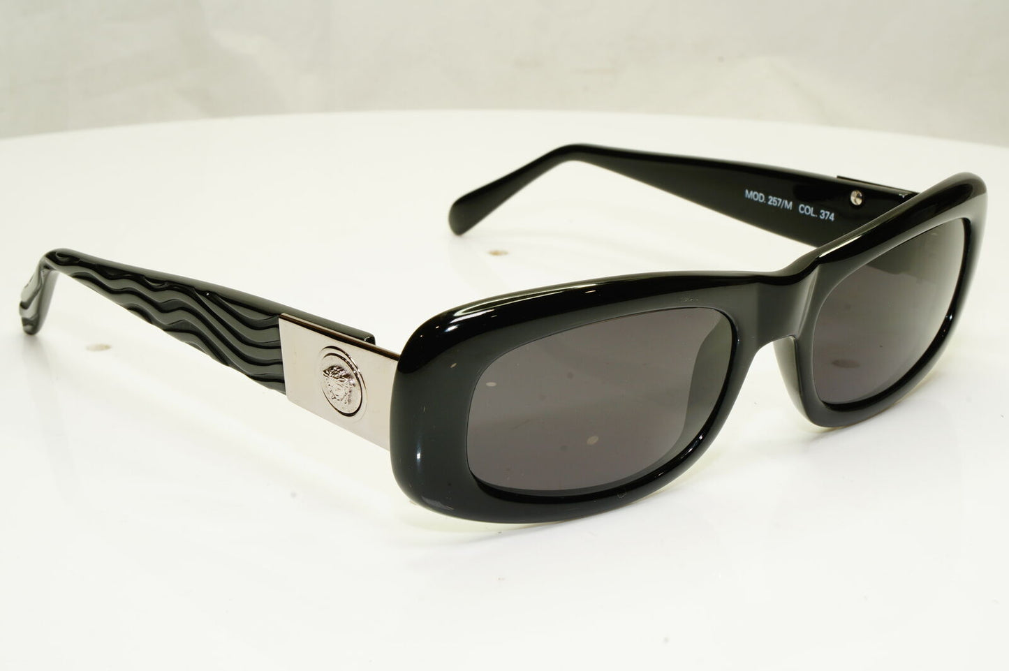 Gianni Versace 1996 Unisex Vintage Black Medusa Sunglasses MOD 257/M COL 374