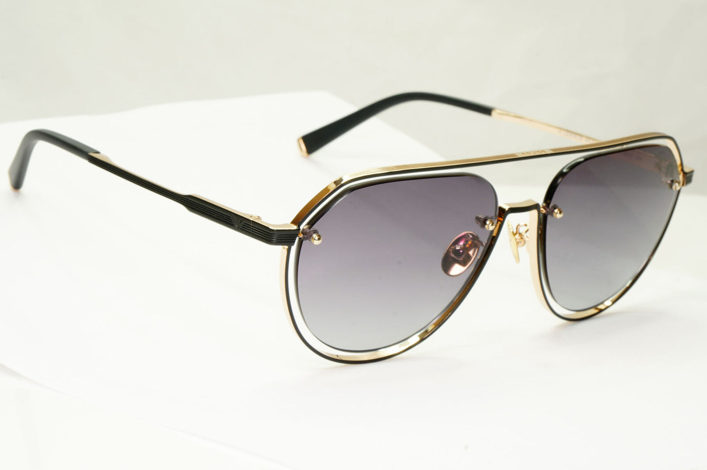 Police Lewis Hamilton F1 Sunglasses Blac kGradient Gold Pilot SPL E17 COL 302Y