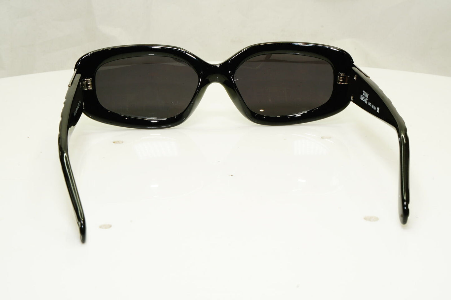 Gianni Versace 1996 Unisex Vintage Black Medusa Sunglasses MOD 256/M COL 374