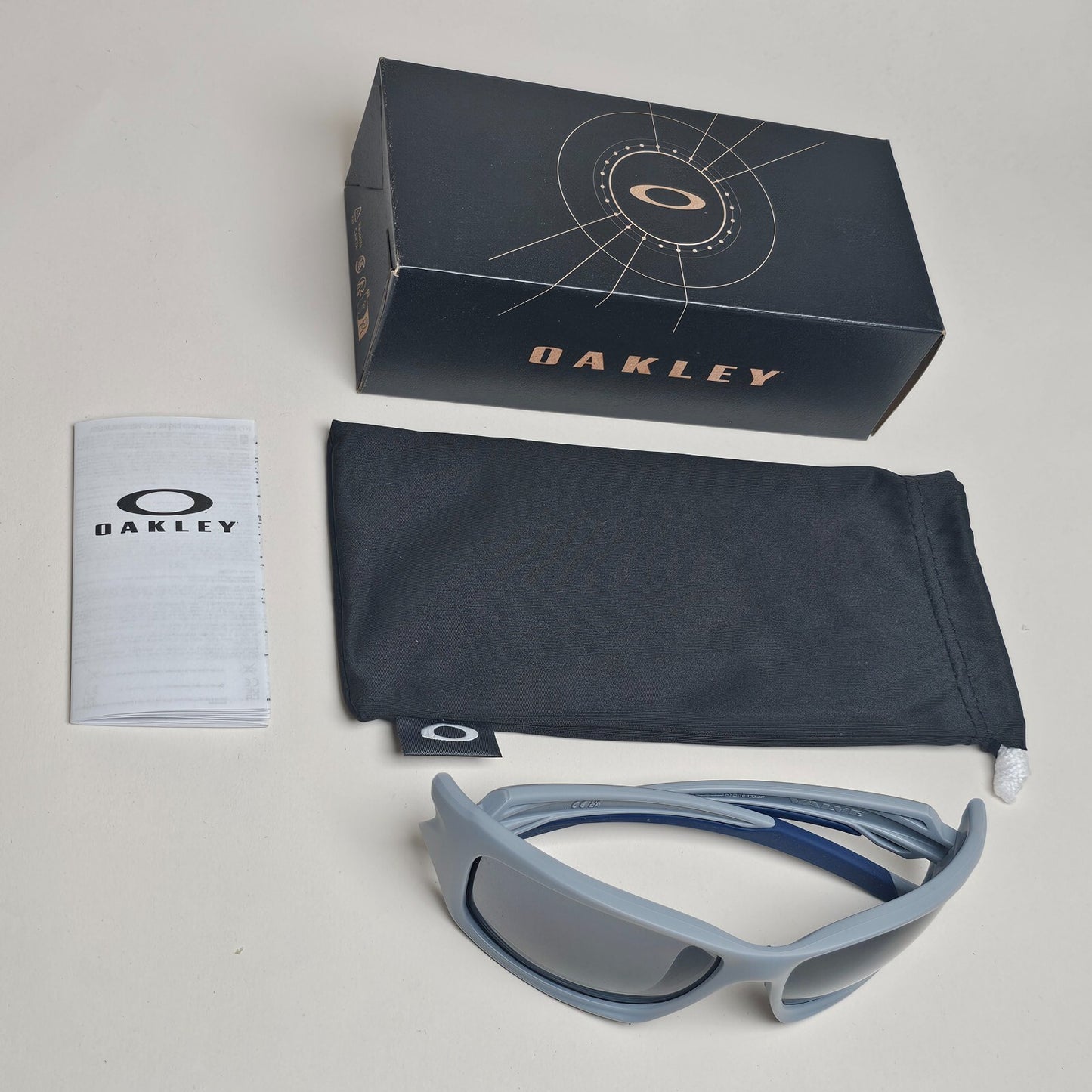 Oakley Sunglasses Polarized Valve Grey Blue Matte Fog Sport Wrap OO 9236 05