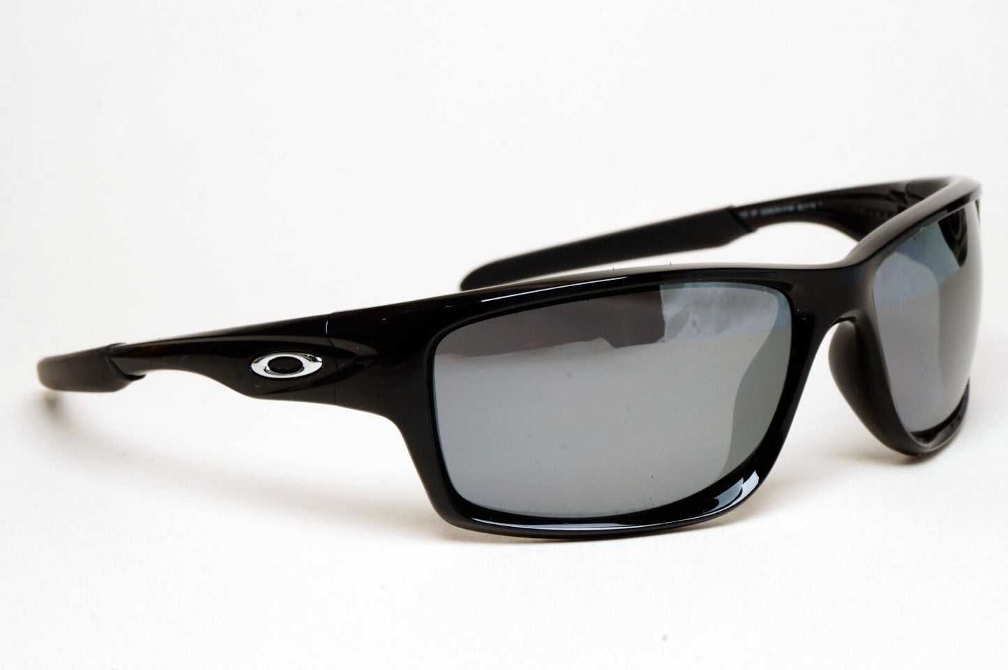 Oakley Sunglasses Polarized Canteen Black Polished Iridium Glossy OO 9225 01
