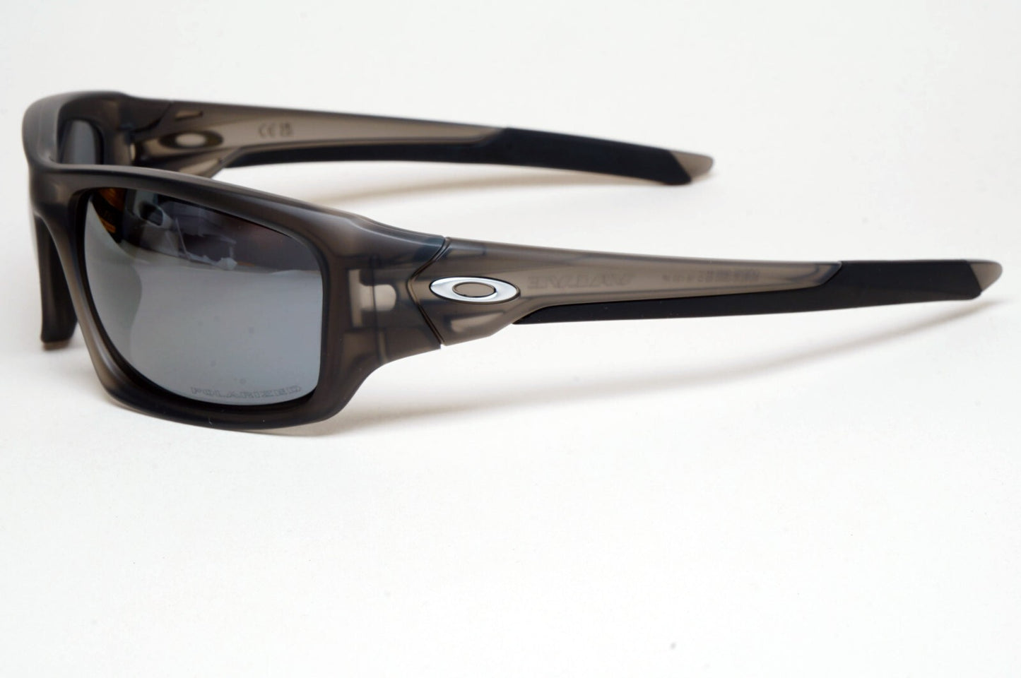 Oakley Sunglasses Polarized Valve Grey Matte Black Iridium OO 9236 Valve 06