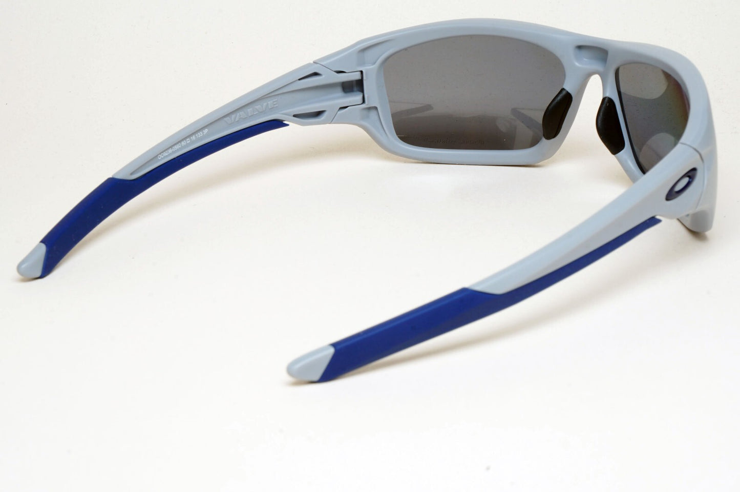 Oakley Sunglasses Polarized Valve Grey Blue Matte Fog Sport Wrap OO 9236 05