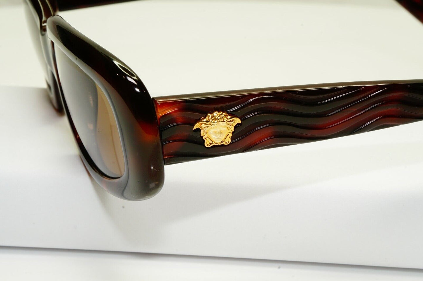 Gianni Versace 1996 Unisex Vintage Brown Gold Medusa Sunglasses MOD 256 COL 375