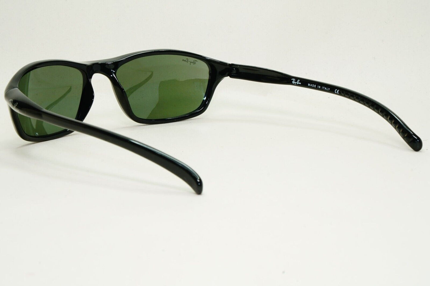 Ray-Ban Sunglasses 2005 Vintage Black Green Glass RB 2046 Cutters 601 011124