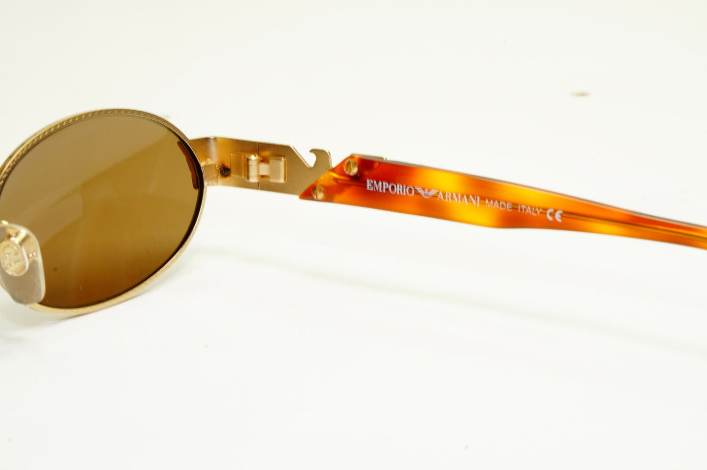 Emporio Armani 1997 Vintage Sunglasses Mens Womens Womens Gold Eagle 054 904