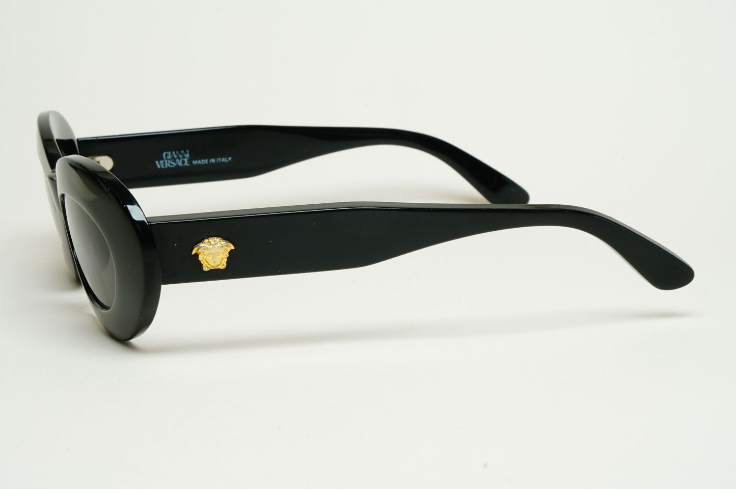 Gianni Versace Sunglasses 1995 Vintage Black Oval Medusa MOD 415 COL 852 140325
