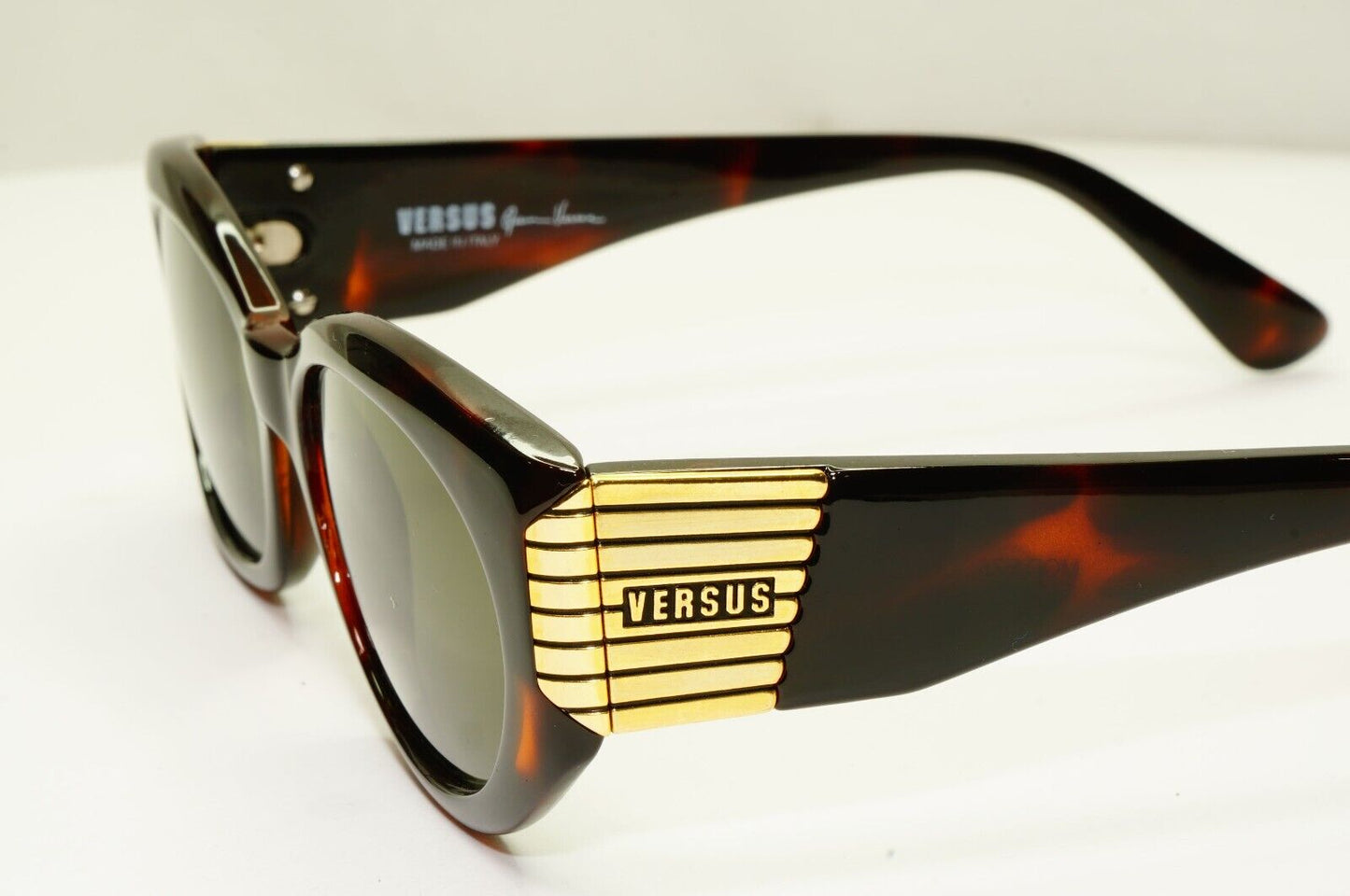Versus 1995 Vintage Brown Gold Sunglasses by Gianni Versace MOD EZ6 COL 649