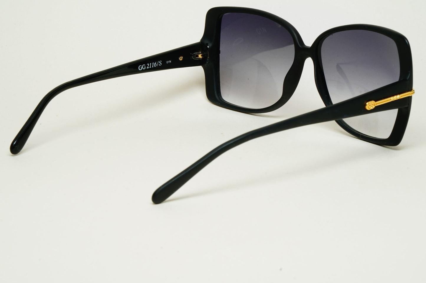 Gucci Sunglasses 1993 Vintage Black Gold Grey Square Safilo GG 2116/S 61N 200225