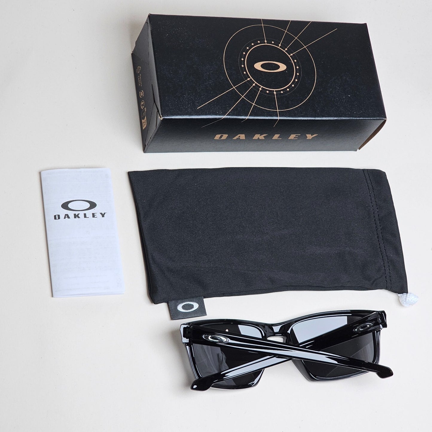 Oakley Sunglasses Polarized Sliver Black Polished Iridium Glossy OO 9262 09