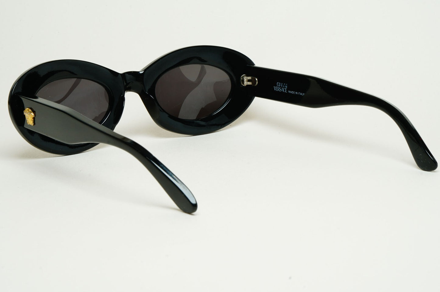 Gianni Versace Sunglasses 1995 Vintage Black Oval Medusa MOD 415 COL 852 140325