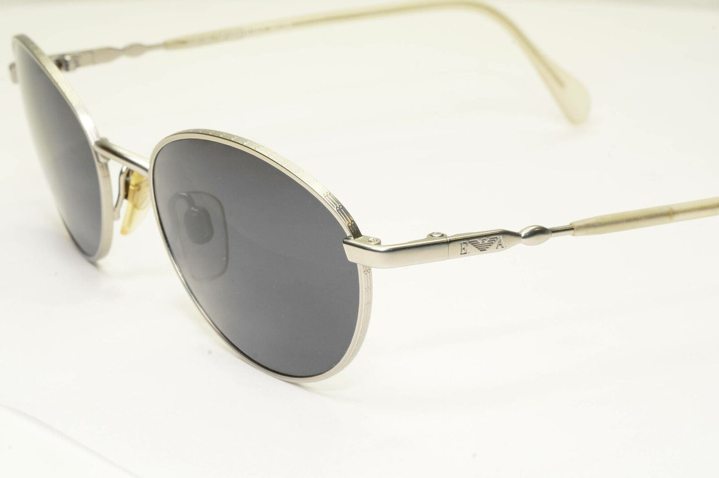 Emporio Armani 1997 Vintage Sunglasses Mens Womens Oval Silver Metal 069-S 881