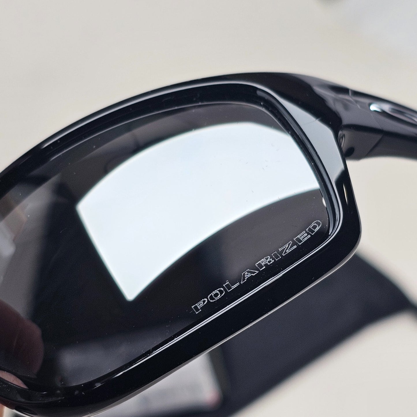 Oakley Sunglasses Polarized Canteen Black Polished Iridium Glossy OO 9225 01