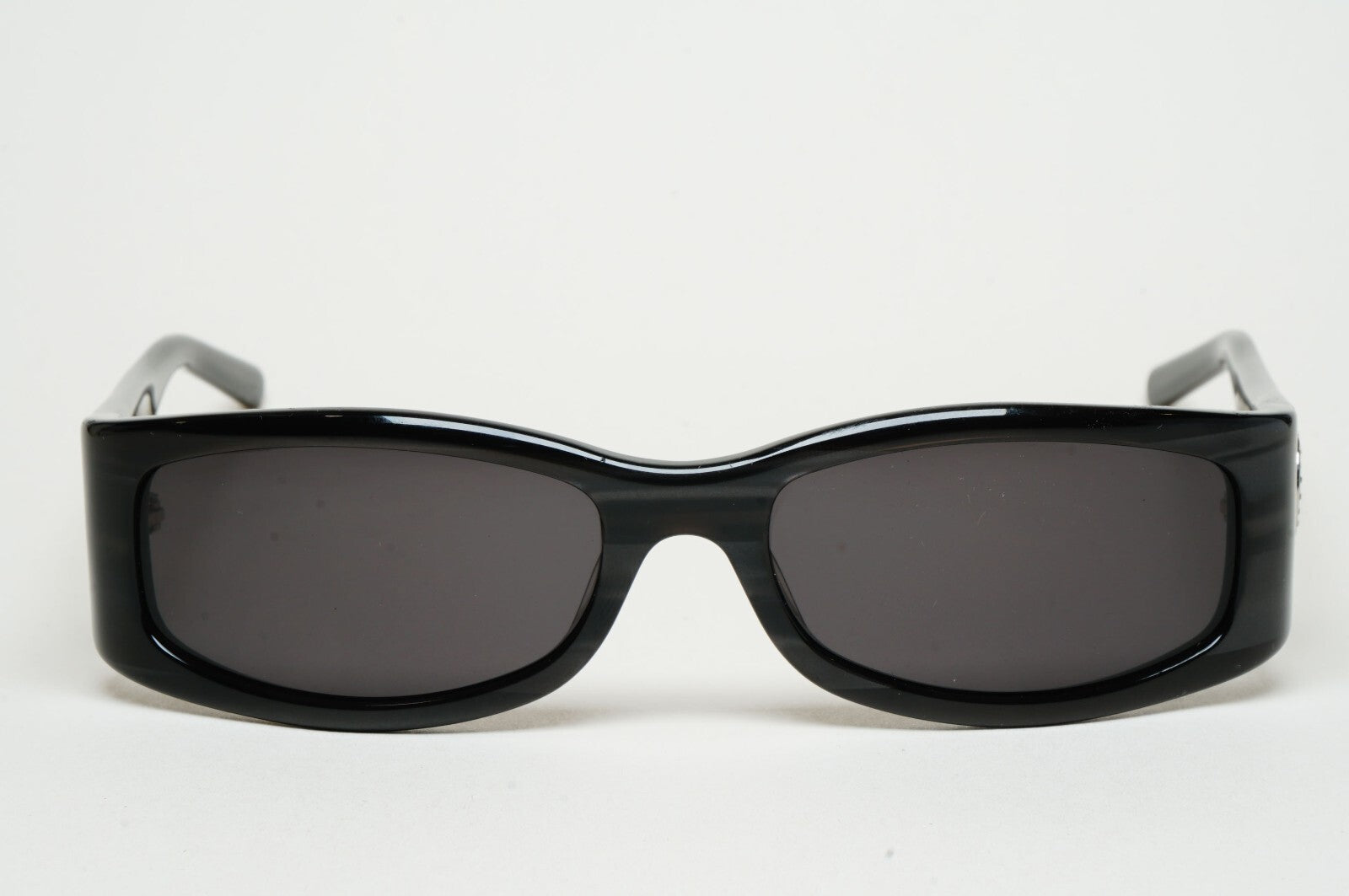 Gucci Sunglasses 1999 Vintage Dark Grey Rectangle Small GG 2526/S AD7 070325