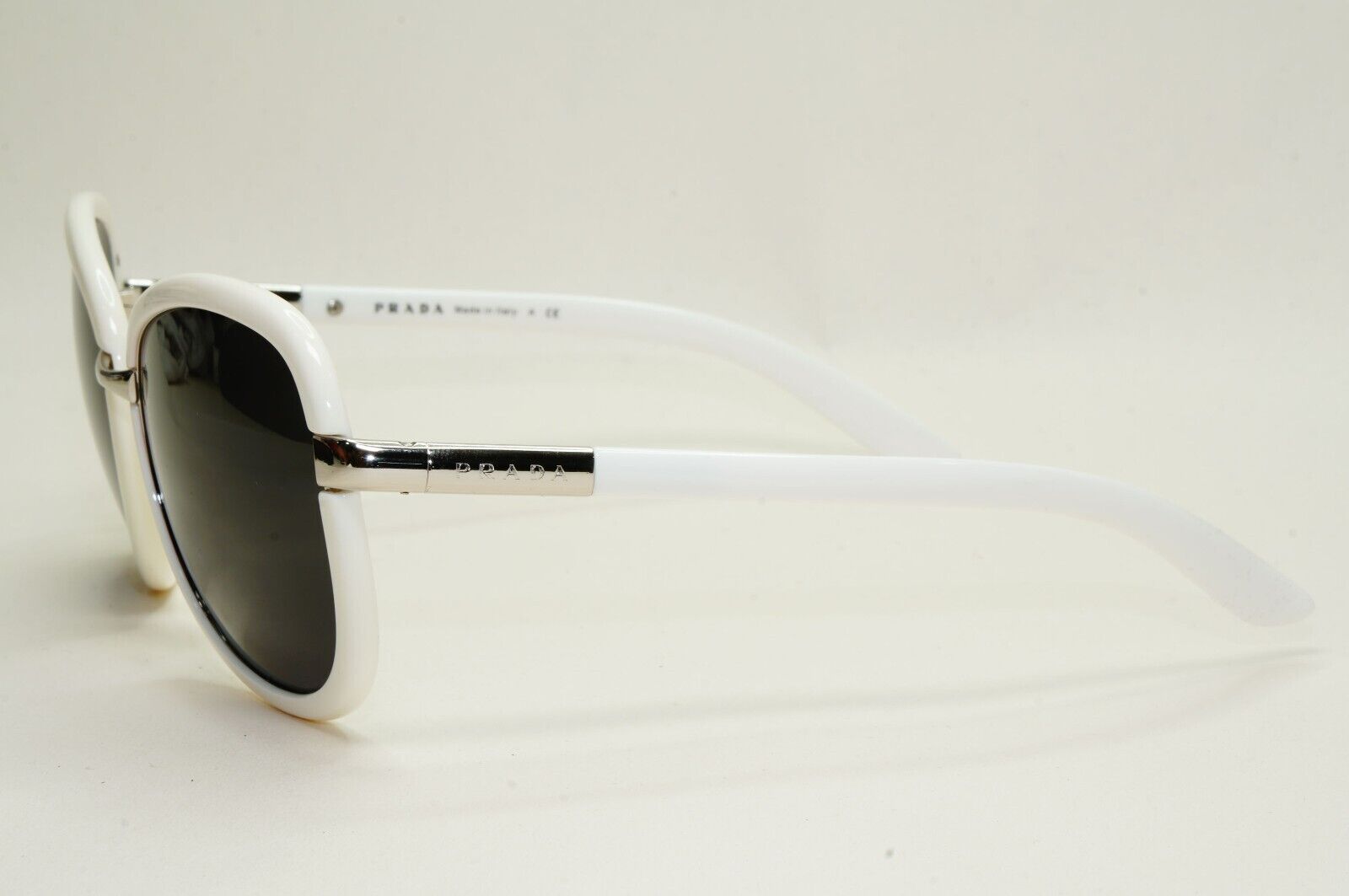 Prada Sunglasses 2008 Vintage White Black Silver PR62LS SPR 62L 1BC-6S1 141024