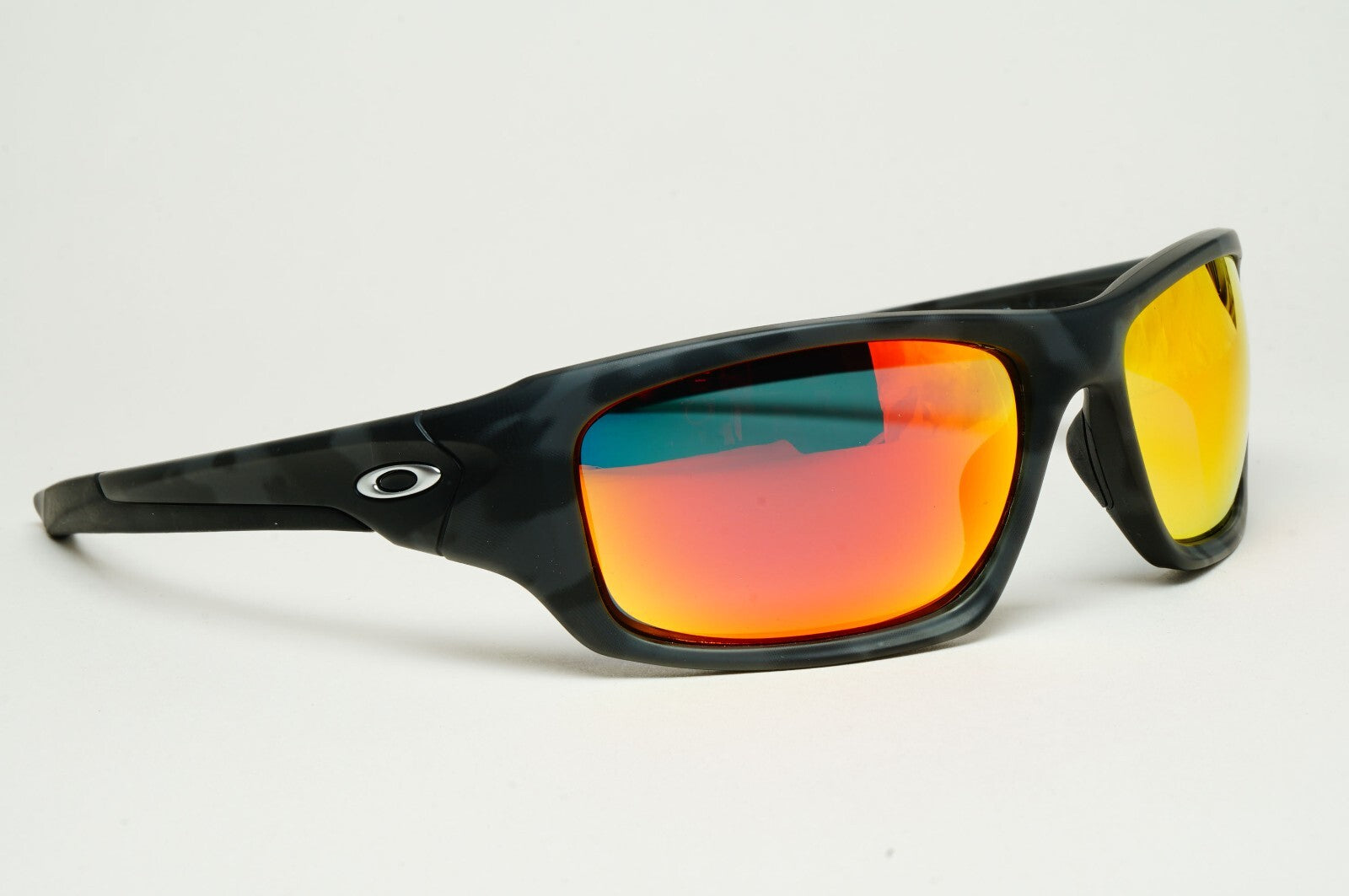 Oakley Sunglasses Polarized Valve Matte Camo Black Ruby Iridium OO 9236 31
