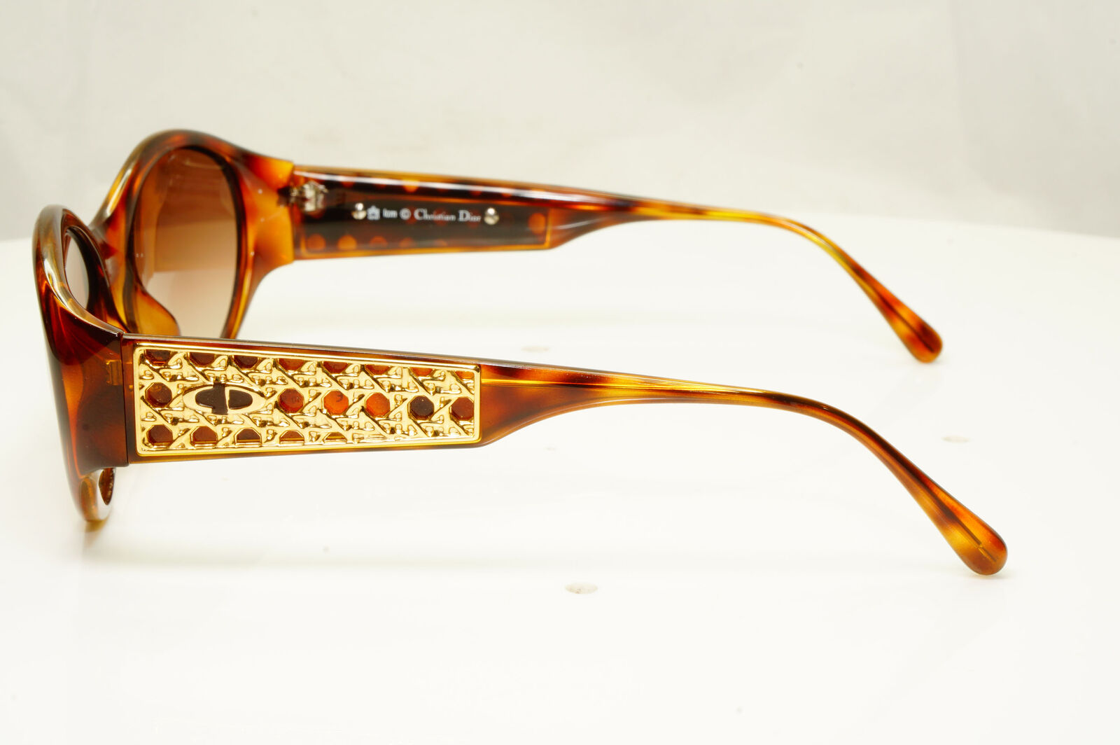 Authentic Christian Dior Womens Vintage Sunglasses Austria Gold 2766 10 010122