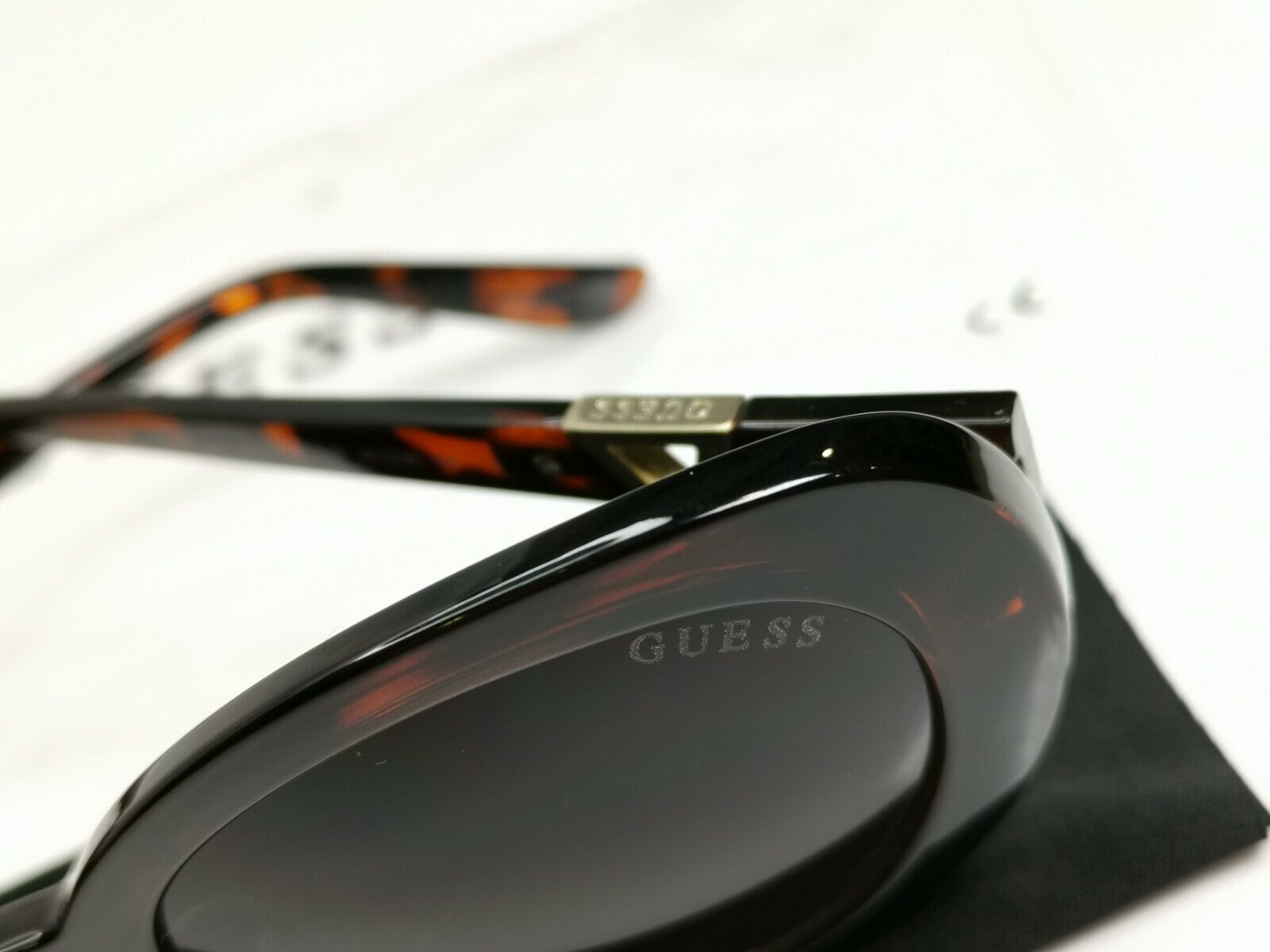 Guess Brown Oval Gradient Havana Gold Triangle Womens Sunglasses GU 7632 52F