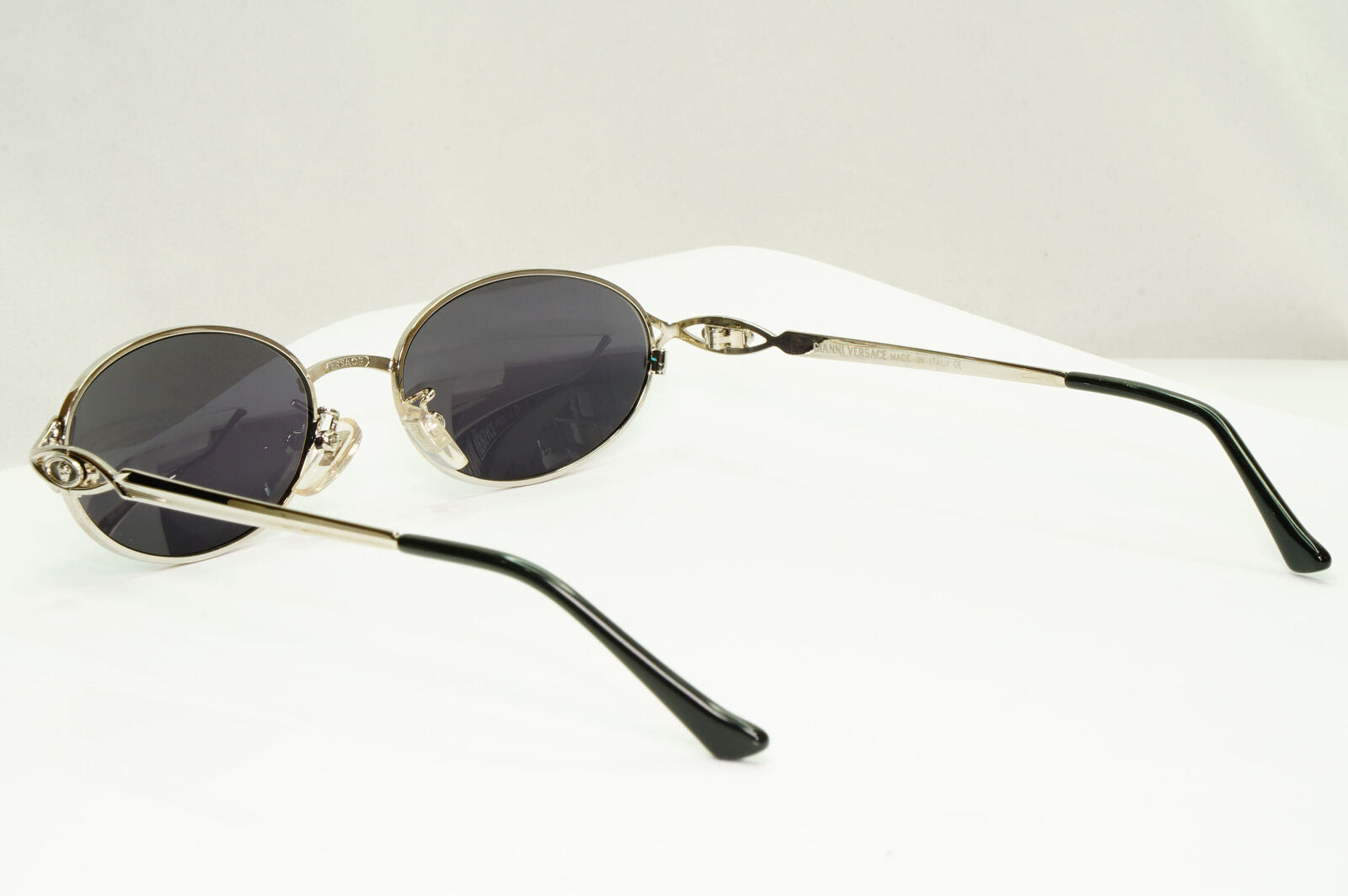 Gianni Versace 1995 Sunglasses Vintage Silver Black Metal Oval MOD H41 COL 26M A