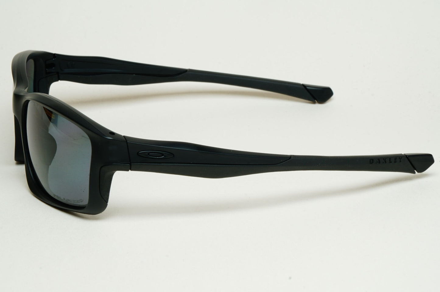 Oakley Sunglasses Polarized Chainlink Black Matte Grey Square OO 9247 15