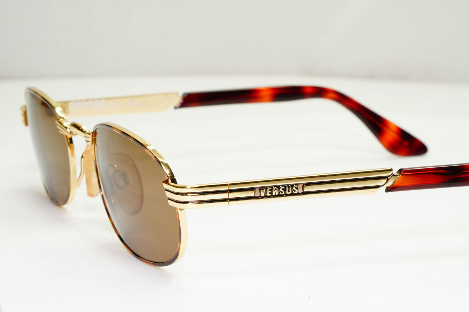 Versus 1996 by Gianni Versace Vintage Gold Brown Sunglasses Oval MOD F08 COL 36M