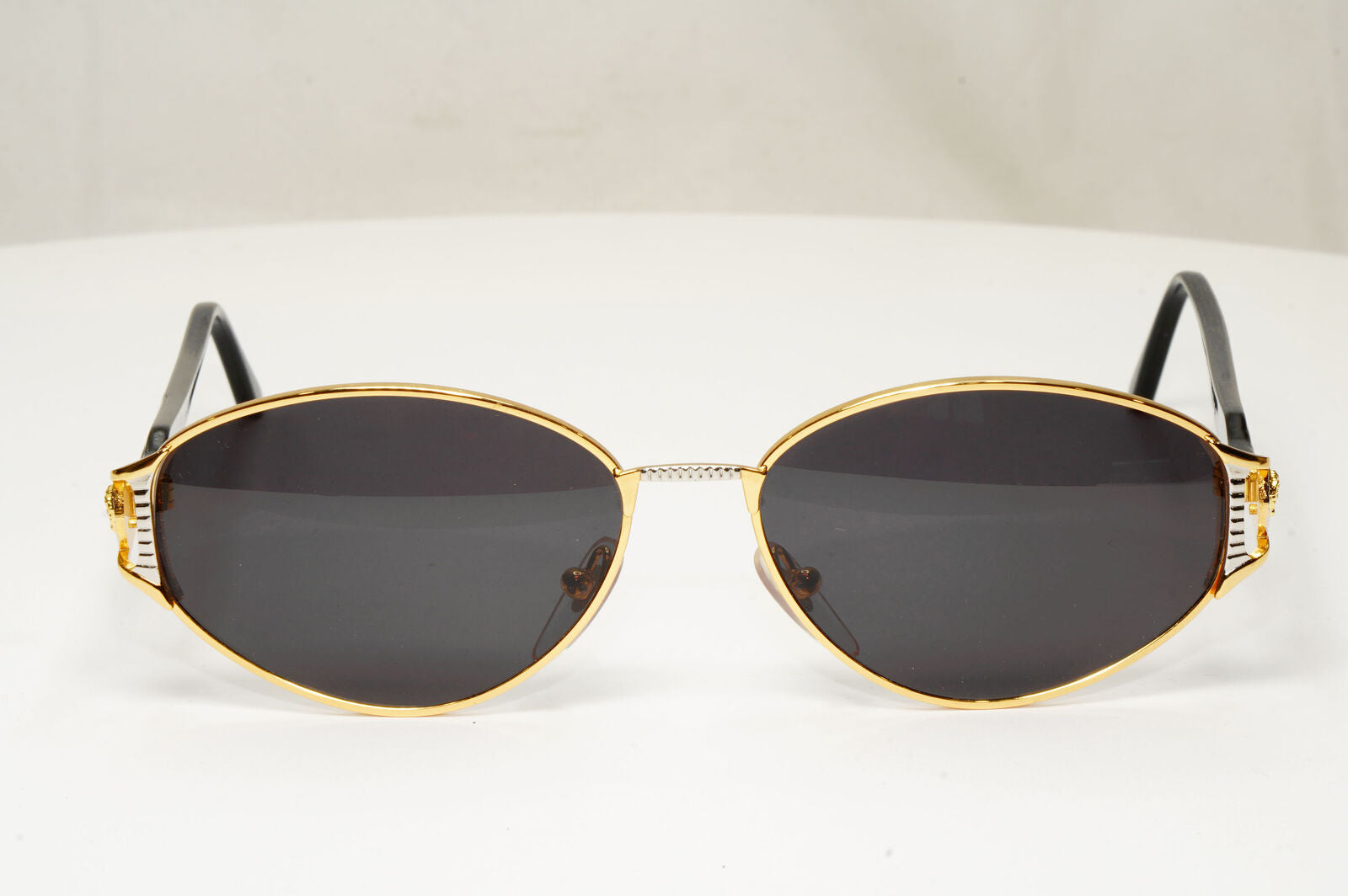 Gianni Versace 1995 Vintage Gold Medusa Unisex Black Sunglasses MOD G46 COL 15L